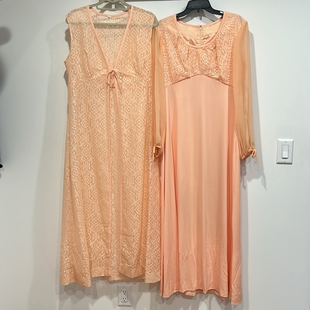 Vintage 60s princess peach long sleeve maxi dress and matching lace vest set 18